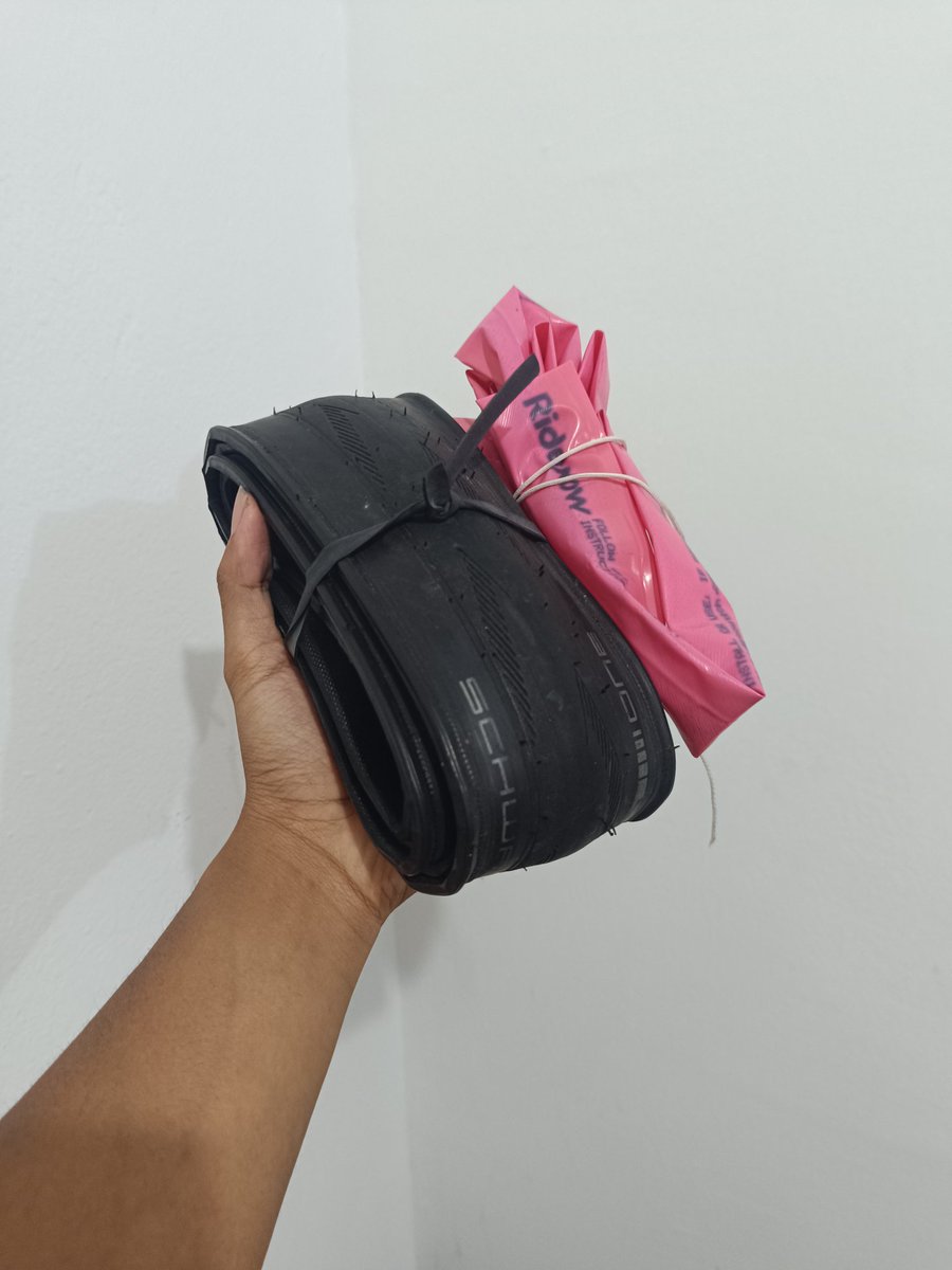 Ojanac1's tweet photo. WTS Ban Schwalbe One
700x28c
Like New 98%
Bonus ban dalem RideNow

Harga: 250k
#fnfjb https://t.co/GafGtP5ZU6