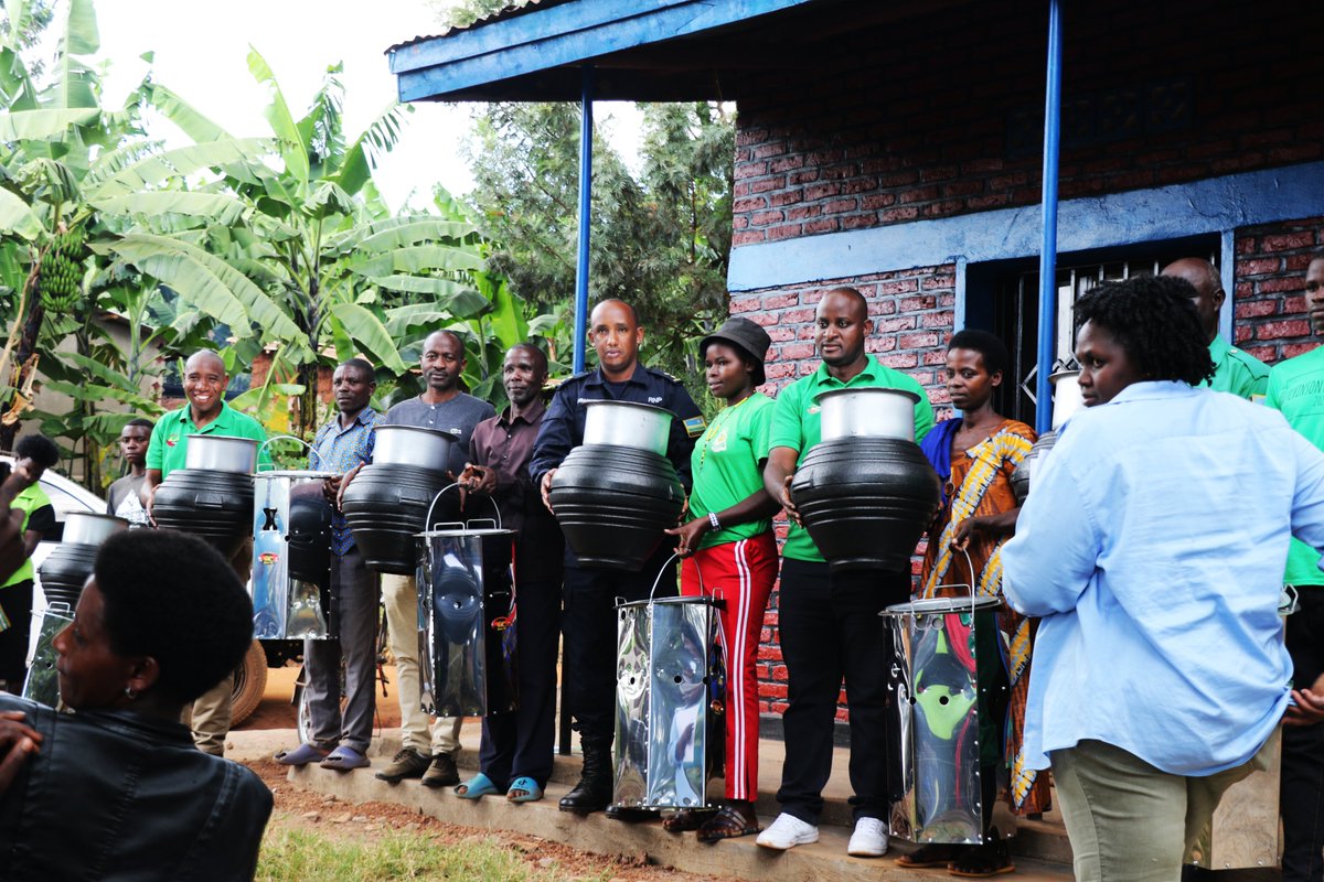 RFA & @IucnRwanda under the auspices of the AREECA project has embarked on an endeavor to furnish 1000 households in Kirehe &Nyagatare with improved cooking stoves. This initiative is poised to fortify the communities' resilience to climate change while addressing deforestation