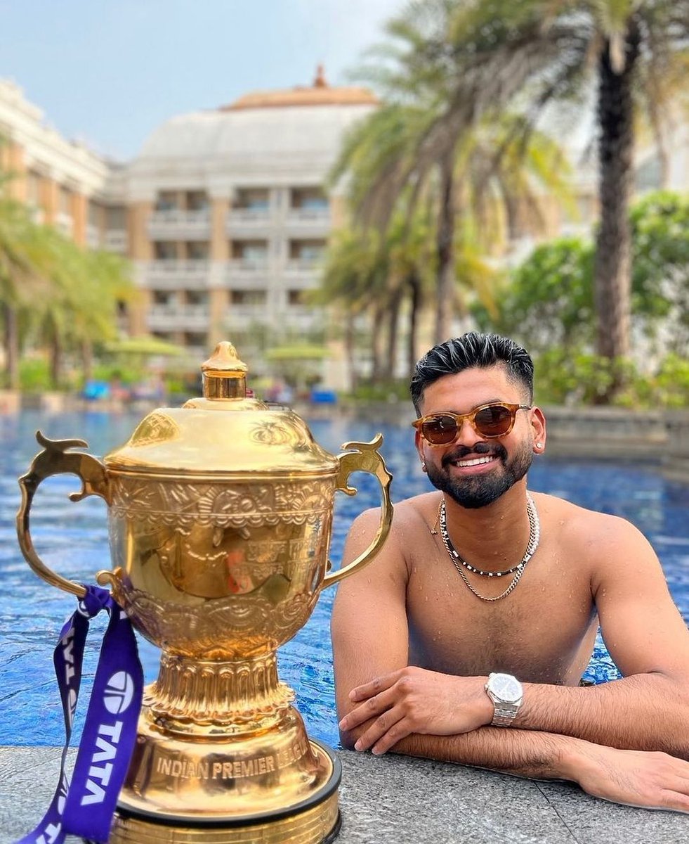 It seems Shreyas doesn't want to leave his IPL trophy and look he is enjoying his time with the trophy alongside pool. 🏊‍♀️🔥💜

#EastFmKenya #EastFm