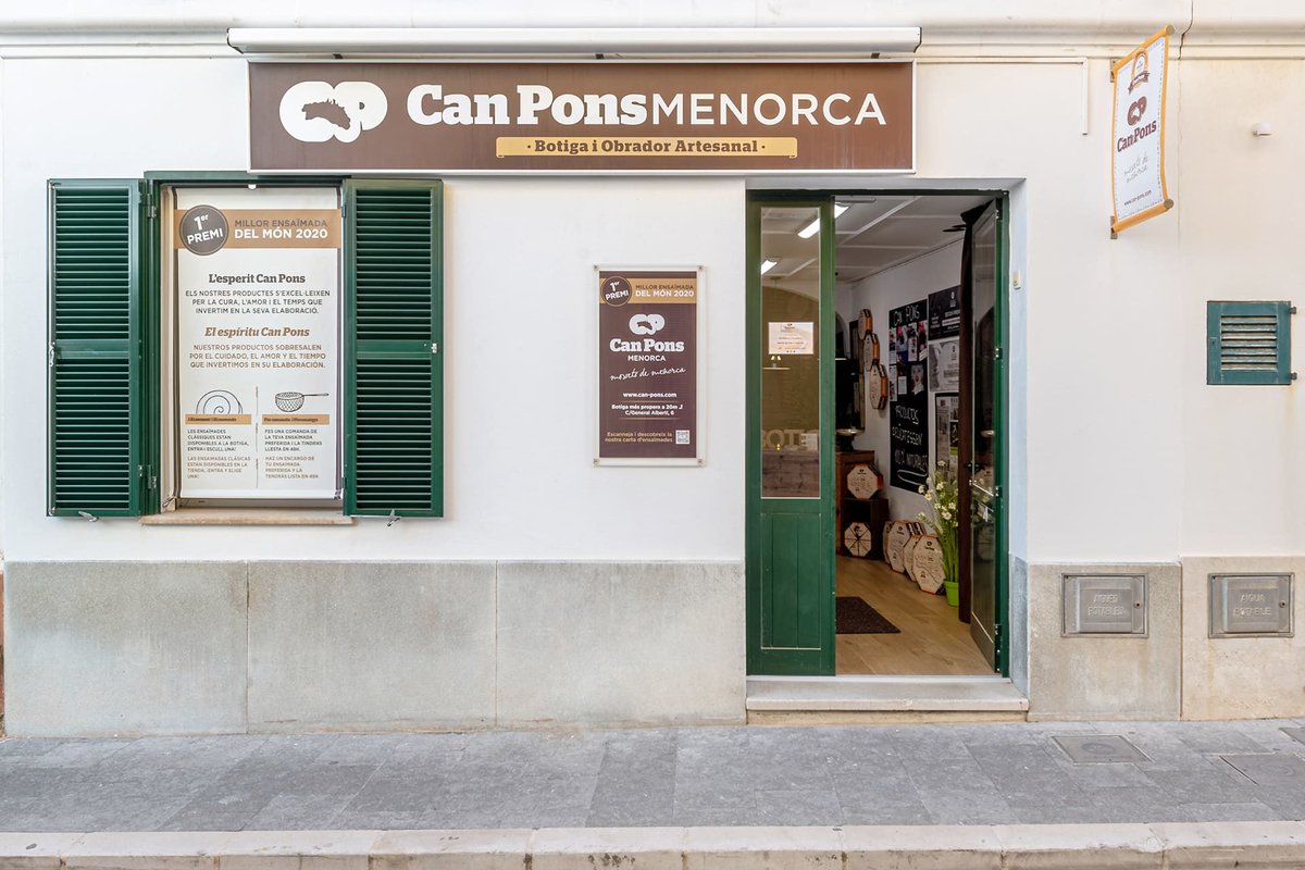 Can Pons Pastisseria 🥐 📍 Es Mercadal (#Menorca) An artisanal, traditional, and family-owned bakery dedicated to making bread and typical products from the island. It holds the master craftsman certificate for pastry, nougat, and chocolate making. 👏🏻 #EmblemàticsBalears