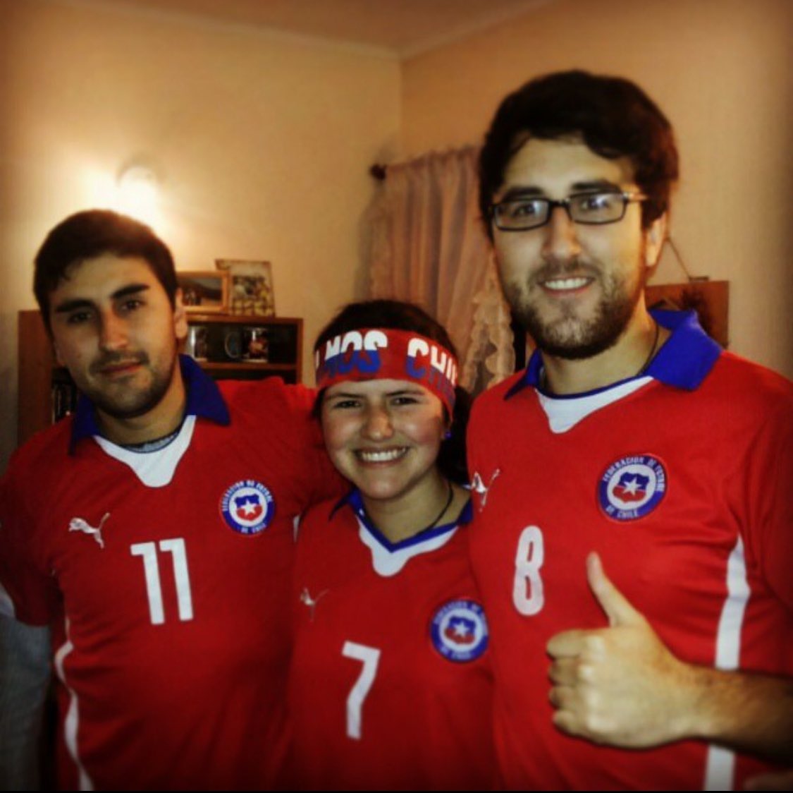 imsotoking's tweet photo. @LaRoja #MiCiudadConLaRoja Desde Santiago! Comuna San Miguel, con la familia siempre los alentamos y estamos disponibles para ir al partido con Paraguay y obtener la hermosa nueva camiseta que tenemos ♥️ https://t.co/qWOmmzqIHQ