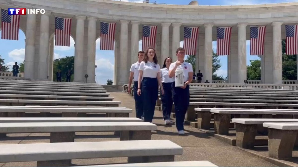 LCI's tweet photo. Elle n'avait jamais quitté Paris : l'émouvant voyage de la flamme du Soldat inconnu aux États-Unis
➡️ https://t.co/LuJxOhBm2f https://t.co/NiC4ipGXlp