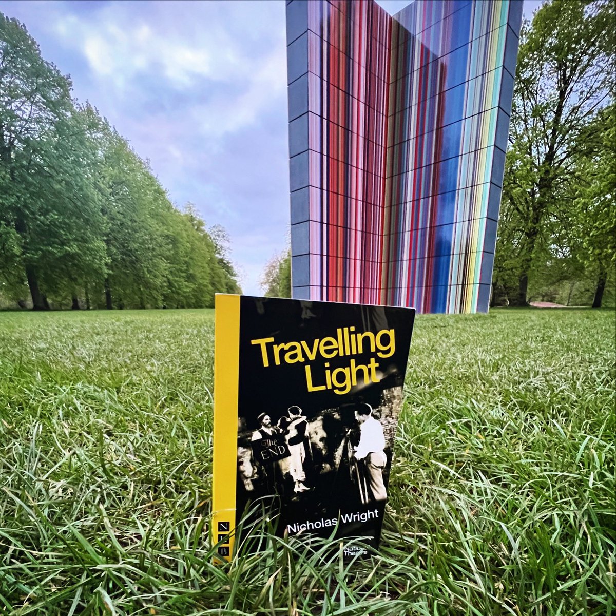 Play No 992 - Travelling Light by Nicholas Wright. A funny and fascinating tribute to the Eastern European immigrants who became major players in Hollywood's golden age. #playreading #TravellingLight #NicholasWright