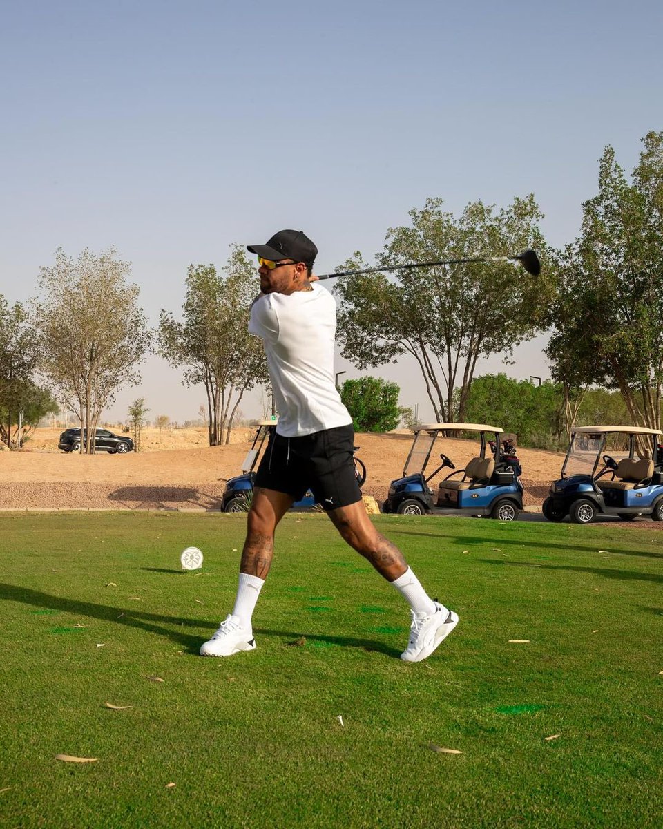 Golf_Saudi's tweet photo. From the football pitch to the putting green!🏌️‍♂️
 @neymarjr tees off with us at the @golfclubriyadh ⛳️

#GolfSaudi
 #NewSkills
 #GoGolf https://t.co/v4IdahbU8o