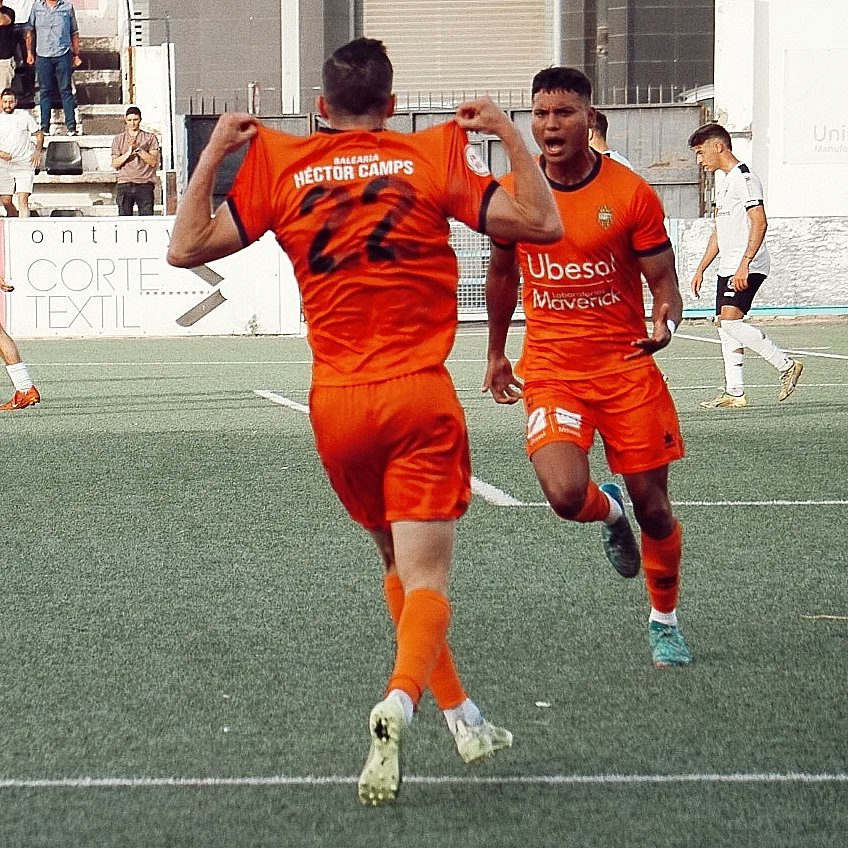 🚀 𝗛É𝗖𝗧𝗢𝗥 𝗖𝗔𝗠𝗣𝗦 🚀

Con el gol ante el <a href="/ontinyent1931cf/">Ontinyent 1931 CF</a>, <a href="/hectorcb7/">Héctor Camps</a> ya suma cuatro dianas con la elástica 'taronja'. 

•••

Amb el gol davant l'Ontinyent 1931 CF, Héctor Camps ja suma quatre dianes amb l'elàstica taronja. 

#UnPobleUnEquip 🧡 | #PassióTaronja