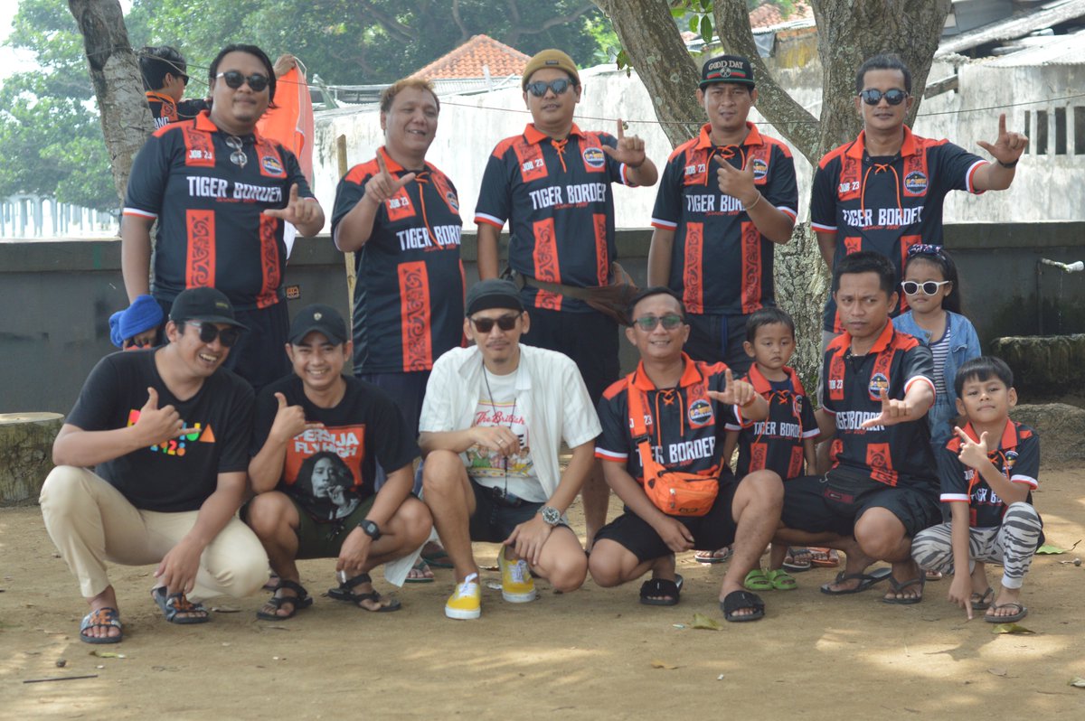 RadhelLs's tweet photo. Cuma orang orang brengsex👆👊 https://t.co/v1i3VNCv5y