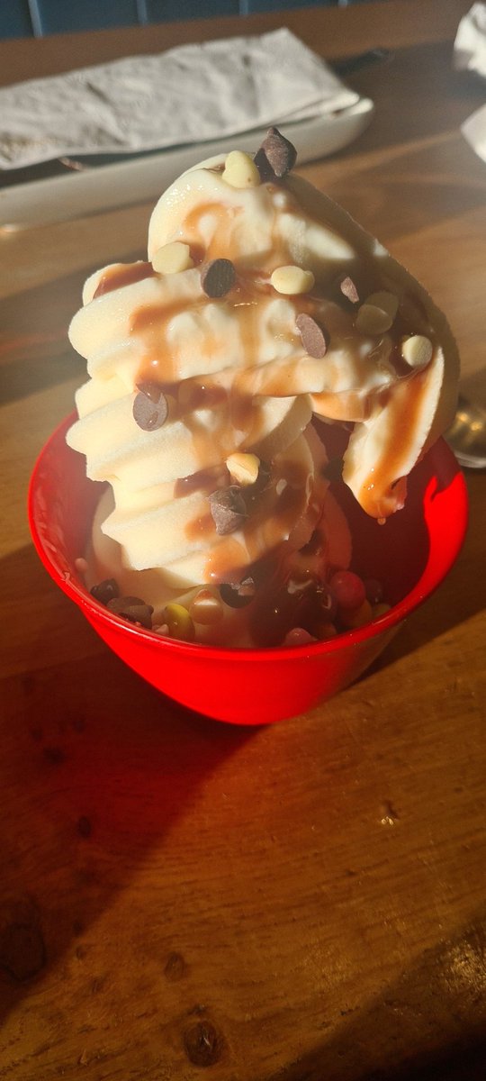 primrose116's tweet photo. Ice cream time https://t.co/LMxXq7N8VG