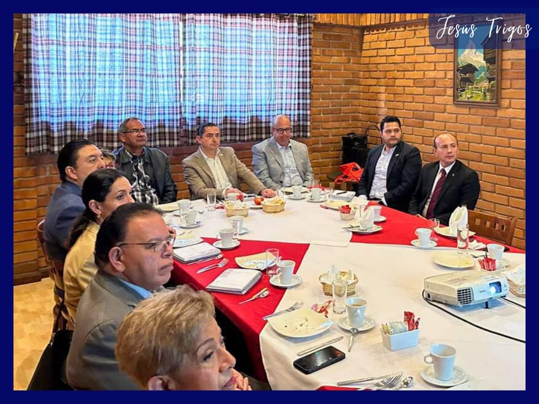 jitr_77's tweet photo. Participe en la sesión de consejo de #USEMValleDeToluca, donde saludé a mi amigo Juan Ernesto García Piña presidente de #USEM. https://t.co/gWSqPQUjLL