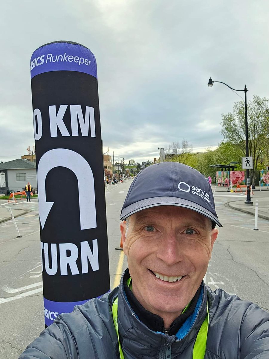 stevefleck's tweet image. Slightly different role for me at yesterday's #runcalgary Calgary #Marathon - was mobile at some key locations on the course to, provide extra vocal help for directions &amp;amp; also up the runner Experience quotient. HUGE Success! High-5'd 10,000 of 13,600 runners! 👏😀