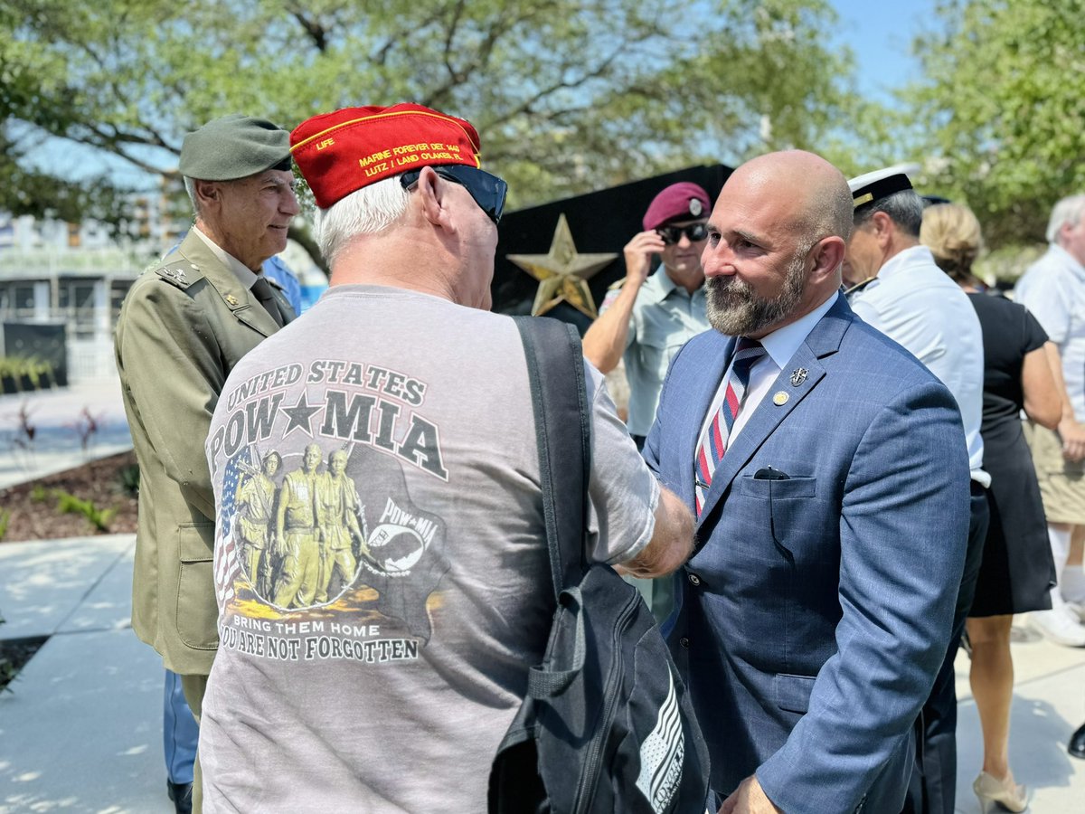 Today, @CollinsLayla and I were honored to join Gold Star families as we commemorated Memorial Day. We are forever grateful for the brave men and women who have given their all in service of this great nation. 🇺🇸