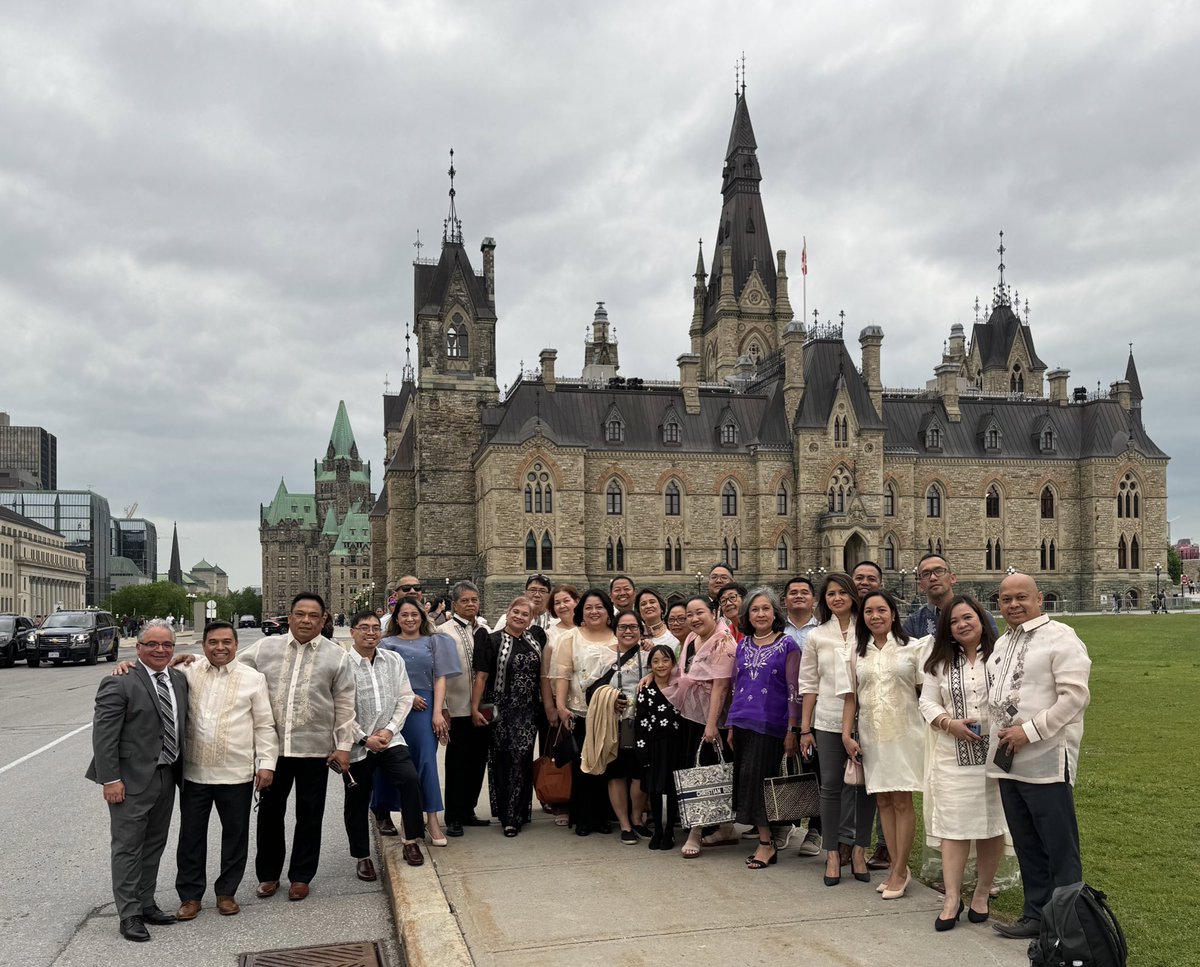 My Monday is off to a great start in meeting with my dear Filipino 🇨🇦 friends. Welcome to Ottawa @voncanton & Filipino representatives from across Canada. I look forward to kicking off Filipino Heritage Month with you all! 🇨🇦🇵🇭 Maligayang pagdating sa Parliament Hill! Mabuhay!