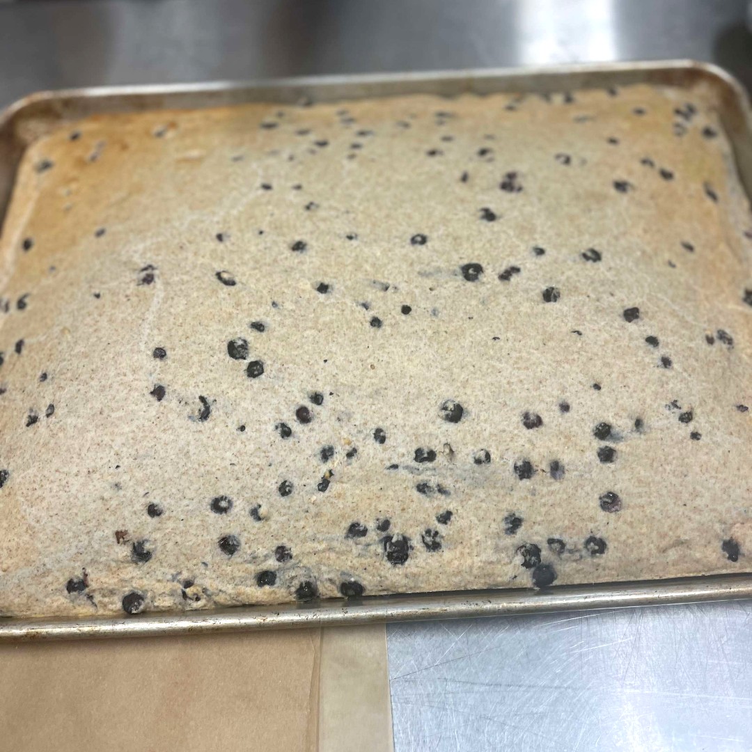 ChefAnnFnd's tweet image. Our ops team collaborated with three HSFP pre-apprentices at @PasoSchools in central California to provide technical assistance around #ScratchCooking. Together, they prepared 100 servings of blueberry sheet pan pancakes and discussed their experiences in the program thus far.