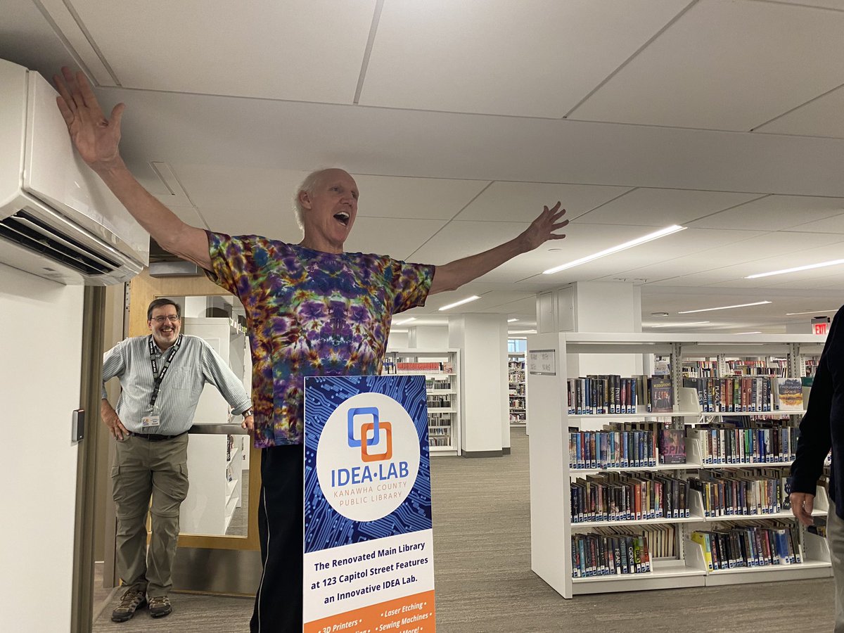 RIP Bill Walton. This past October he visited the @KanawhaLibrary in Charleston, WV. The basketball legend was a lifelong reader who relied on books to help with his stutter at a young age & wanted to help spread his message that anything is possible.