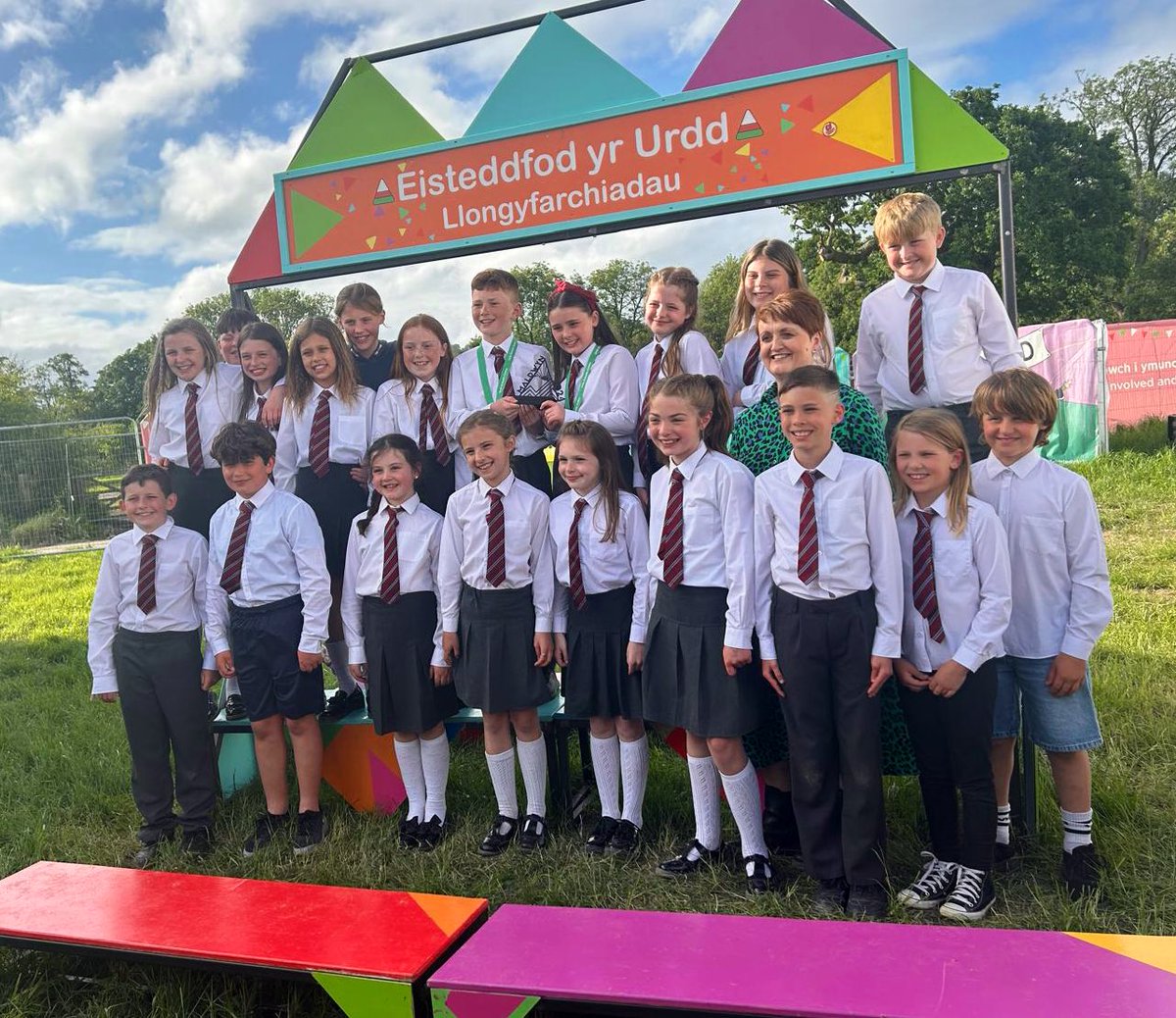 YsgolGwenllian tweet picture