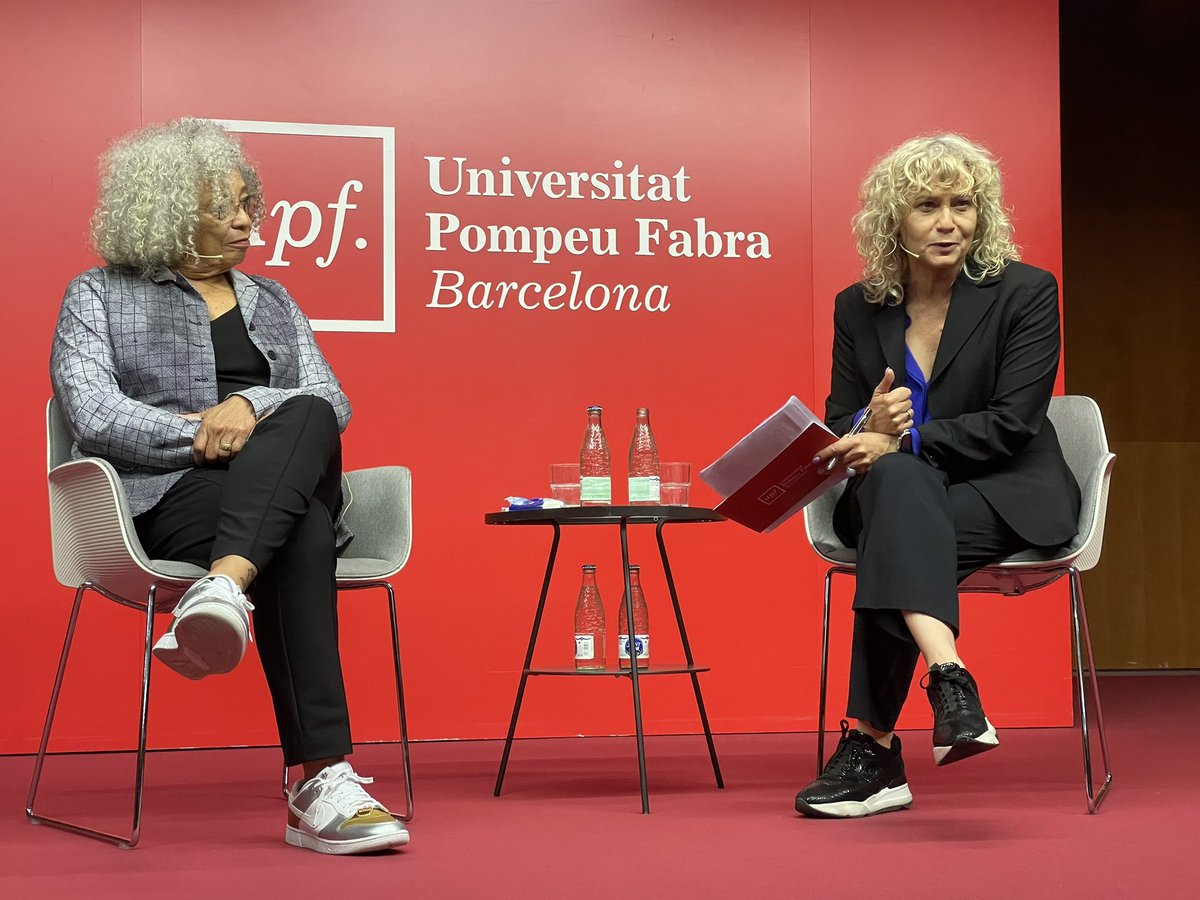 Angela Davis entrevistada per Mònica Terribas avui a la @UPFBarcelona “Només podem entendre la llibertat com a concepte col·lectiu. Llibertat és la lluita per fer lliures els altres”