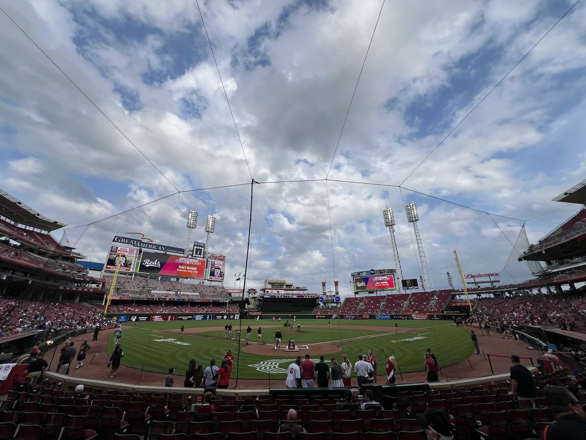 DodgersKatie's tweet photo. So i spent the last weekend checking off stadium #17 (good!) while watching the Dodgers suck ass (bad!)

But it was a dope trip. Glad I got to see Great American Ballpark 😎
#StadiumChaser https://t.co/2roapAigAe