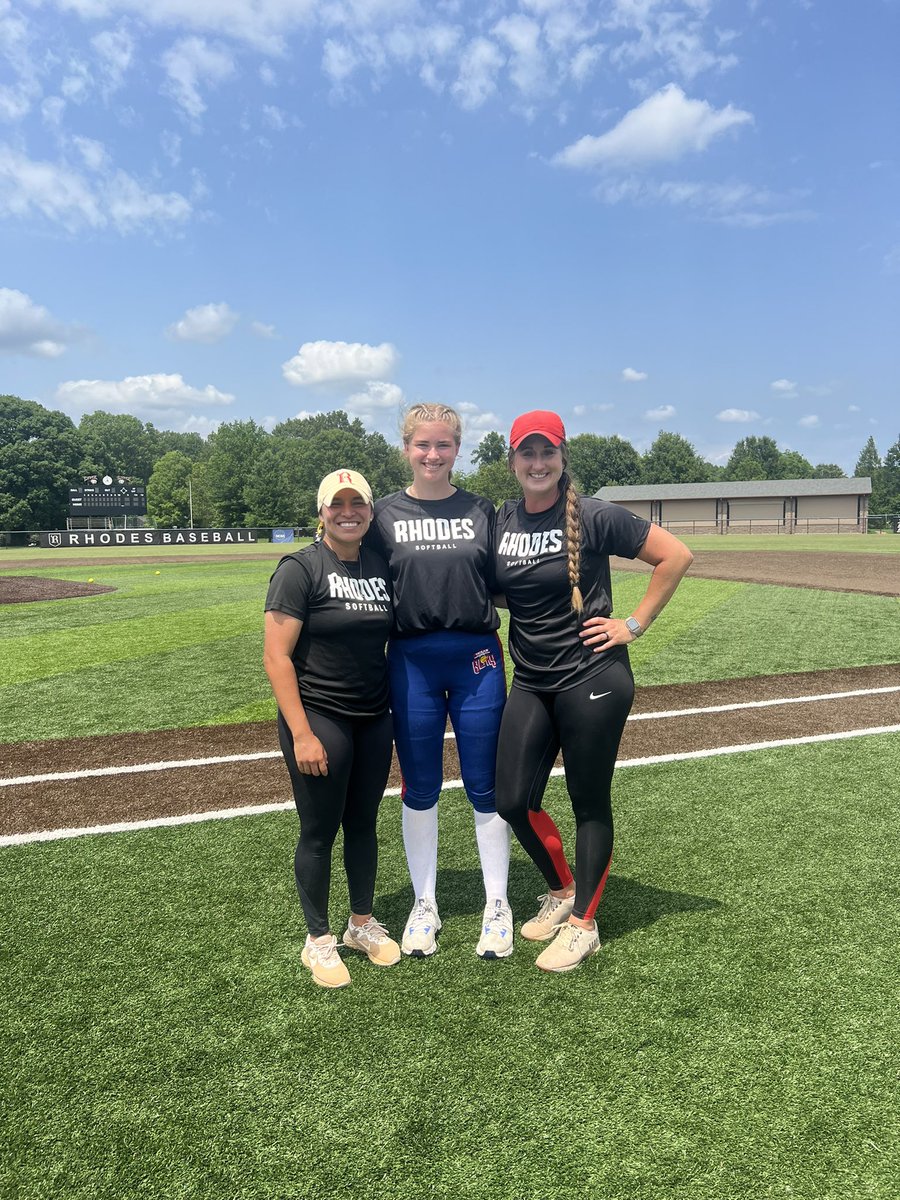 Thank you <a href="/Rt_chuck23/">Taylor RT Cantillo</a> <a href="/bfearless11/">Rebecca Arbino</a> for a great camp this weekend - I learned so much from y’all and I loved visiting campus again! Roll Lynx! <a href="/RhodesSoftball/">Rhodes Softball</a>