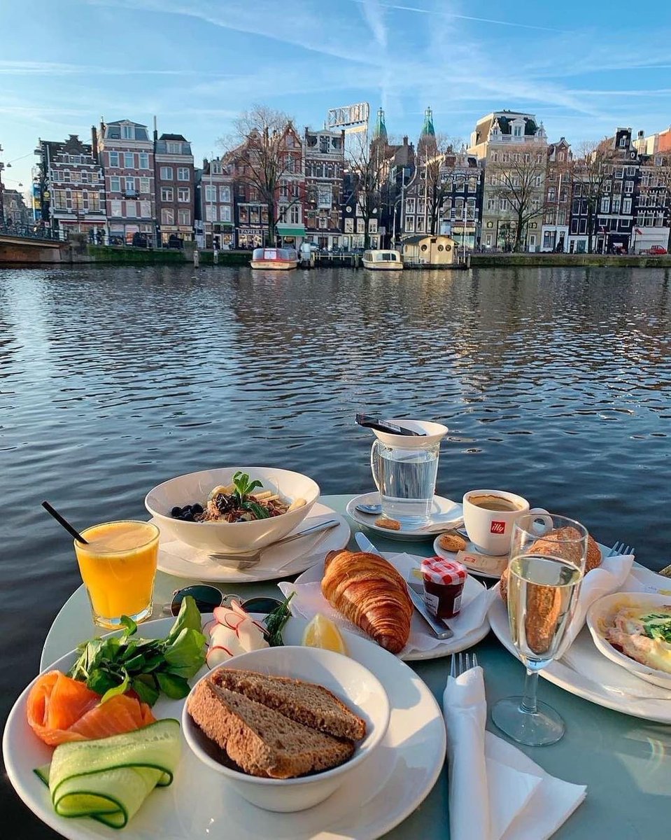 SeascapeNature's tweet photo. Breakfast in Amsterdam, Netherlands https://t.co/EyVMZCL8NP
