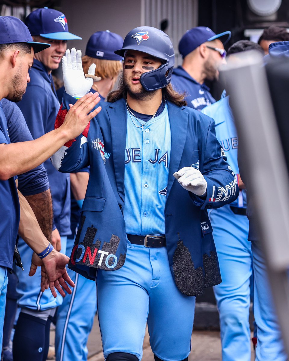 BlueJays's tweet photo. Flow Fashion 🤩 https://t.co/zcj7YB3yjM