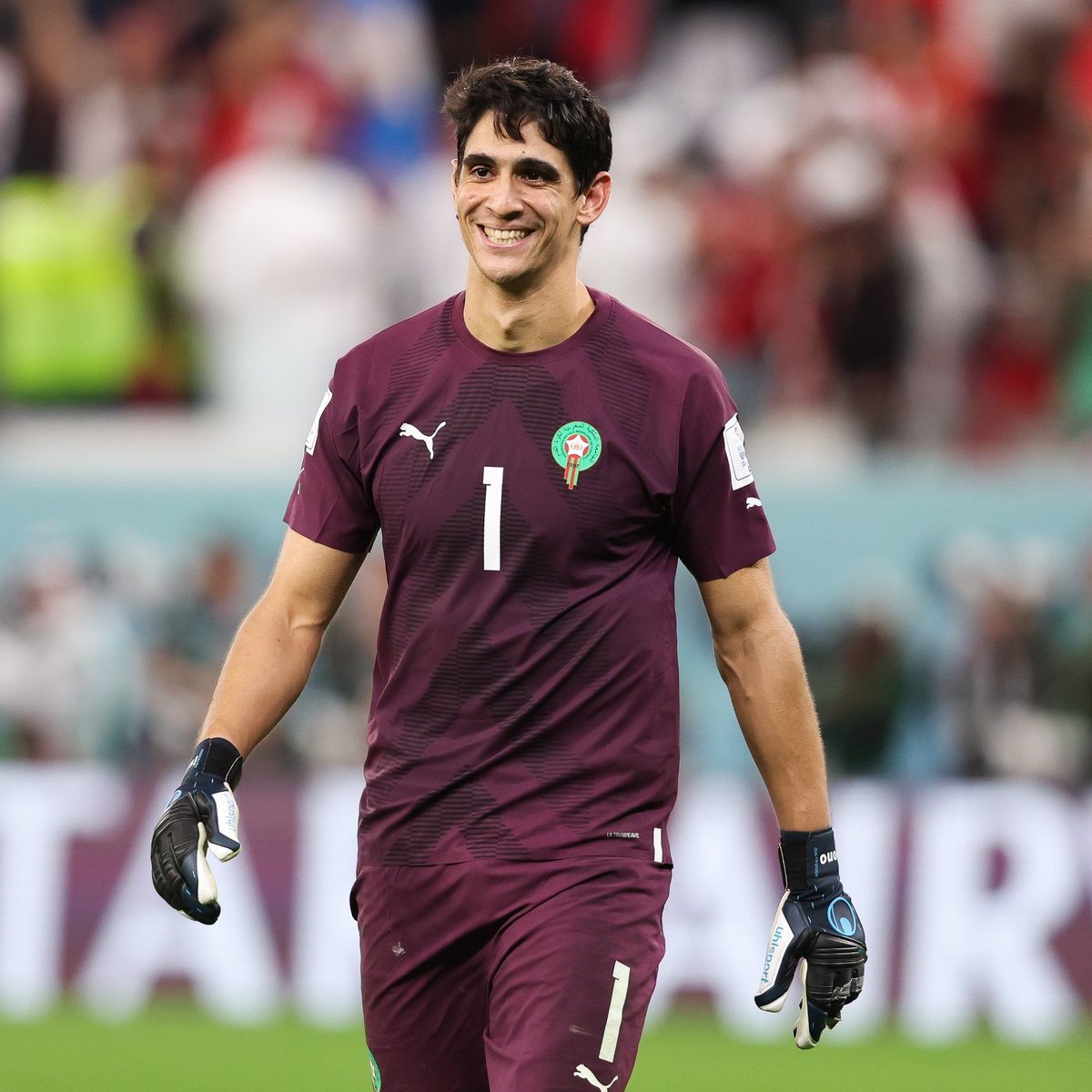 BandaRoja_'s tweet photo. ¿#BonoGate? 

🛑 #River intentará seducir a Yassine Bono para que se transforme en el reemplazante de Franco Armani. 
✳ Se encuentra en Al-Hilal y con contrato hasta hasta 2026.
❤Es hincha y quiere jugar en el club.

📣- @RenzoMPantich https://t.co/RnCpbPNPCH