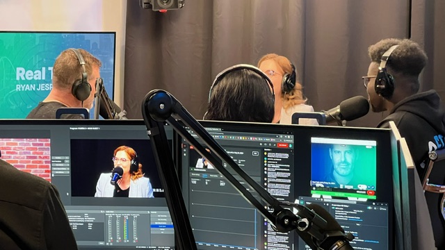 myfertilitylabs's tweet photo. Sharing behind-the-scenes photos from our Founders Round Table on the Real Talk podcast! 🎙️✨

We discussed:

Inspiration 💡
Team building 🤝
Problem solving 🧩
Growth strategies 📈

Watch here: https://t.co/k1FFRwWcVK

#StartupJourney #Entrepreneurship #Podcast #Founders https://t.co/d9UQKynCcV