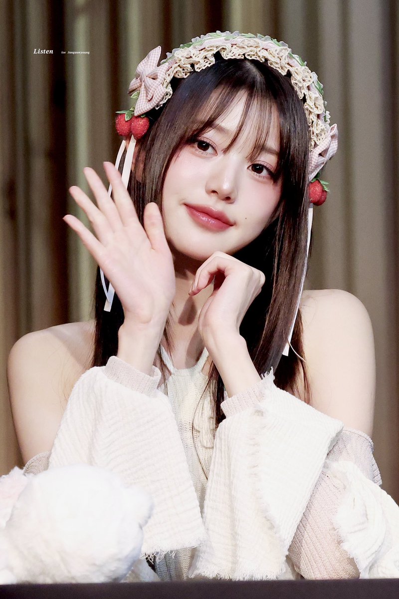 Listen_0831's tweet photo. 240512

#JANGWONYOUNG #원영 #아이브 #장원영 #ウォニョン #WONYOUNG  #IVE https://t.co/m3Y3gdeaZ5