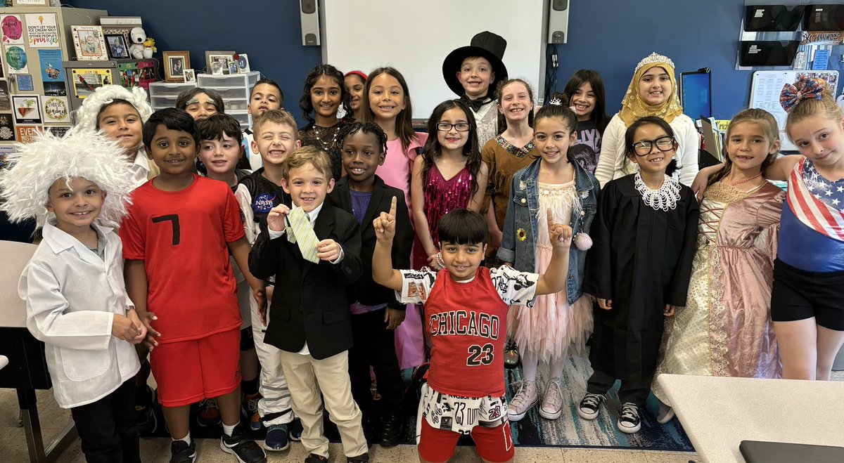 Barnum celebrated VIP Day and displayed the students’ talents at the Art Show! Our 2nd graders impressed with their Living Museum, our 3rd grade showcased their numerous writing projects, and 4th grade took everyone  on a journey through NY! #VIPDay <a href="/emeadowschools/">East Meadow Schools</a>
