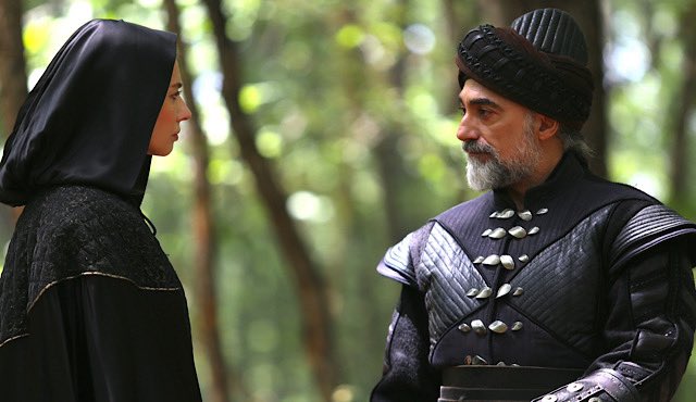 #MehmedFetihlerSultanı 13. Bölüm özeti ve fotoğrafları yayınlandı! #SerkanÇayoğlu #PerihanSavaş #EsilaUmut #TubaÜnsal #SelimBayraktar #NarseaTv 
Konstantinos, Mara’yı Mehmed’e teslim ederken bütün gerçekleri söylemiş, Çandarlı Halil’in işbirliğini açığa çıkartmıştı. Mara,