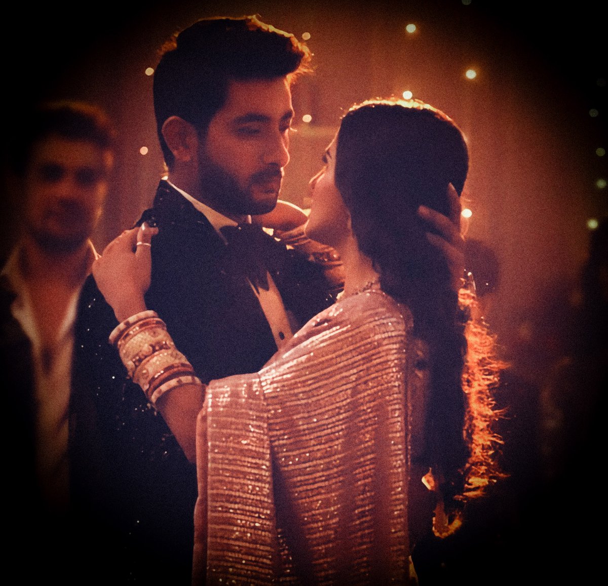 His hand behind her head & the way they are looking at each other🥵❤️‍🔥. Just kiss you two🫣. {#fahmaankhan}{#debattamasaha}{#arshna}{#aryamanmehta}{#krishnamohini}