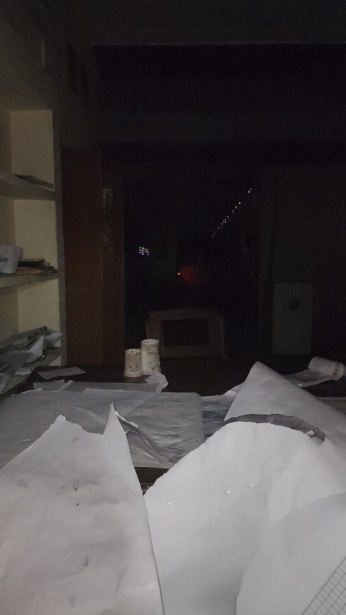 Sachinsri26's tweet photo. @MVVNLHQ  take immediate actions ...consumers are facing issues in whole Raja Ji Puram OLD power house area Especially F block power cuts , tripping every 2 minutes and no one availble in the subsation at night they have locked the doors and no one reg complaints also mob is off https://t.co/keXSTPHfWC