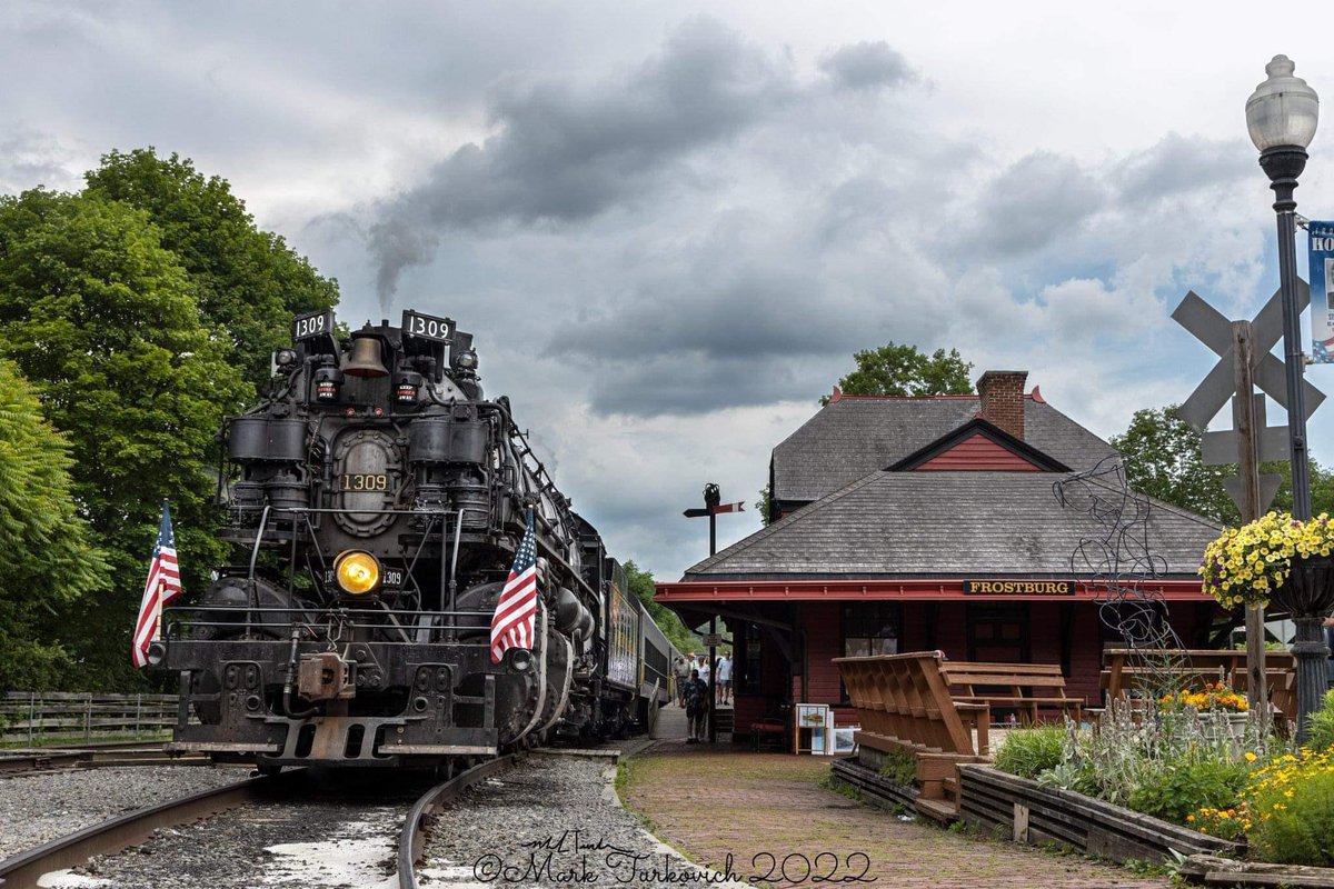 Today we honor those men and women who have died in service of the United States.

The WMSR is thankful for those who have and who are currently serving for our country, and we remember the true reason for celebrating and honoring Memorial Day.  🇺🇸

Photo by MPT Photography
