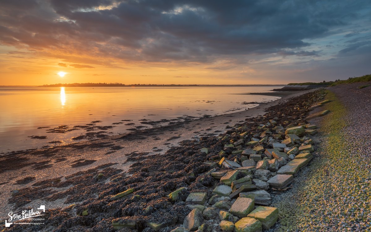 One from last Monday's sunset along the Essex coast is my entry for this weeks competitions. #Sharemondays2024 #FSprintmonday #APpicoftheweek