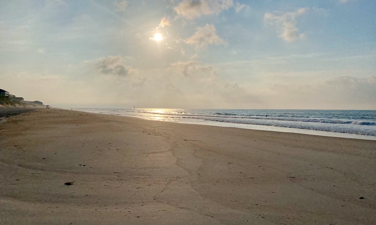 AdLibs4Hire's tweet image. We’ve had a few pop-ups, but an otherwise lovely Memorial Day.🇺🇸@NWSWilmingtonNC @medwick @TVsGabeRoss @EllaTanseyWECT @WWAYWx @LeeHaywoodWX @BurgawWx @helenholt123 @wralweather @katcampbellwx @Renagarcia1312 @___nwahs___ @LVPXN @mazewx66 @WRALAimee #cloudnerd #beachykeen