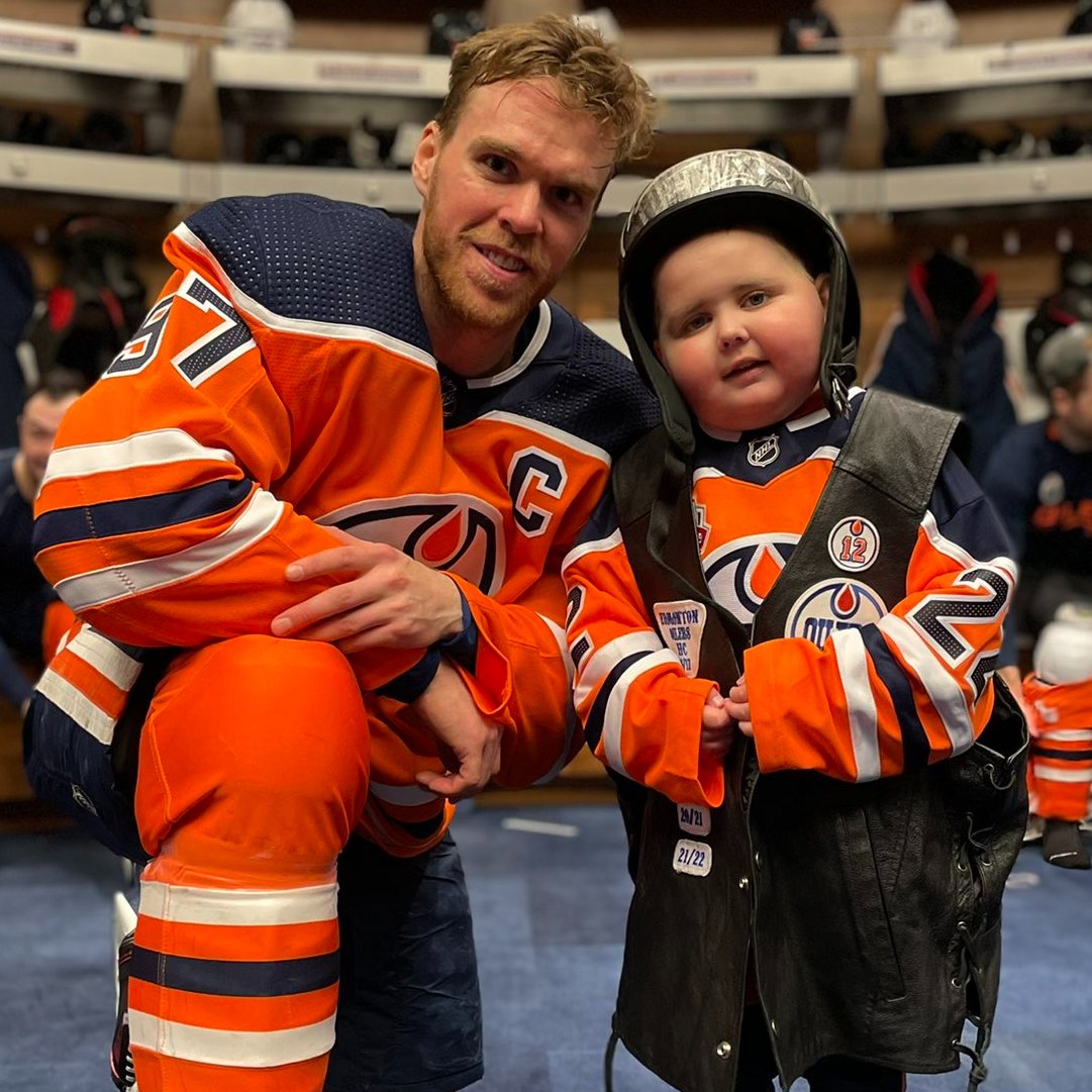 Celebrating Ben Stelter on what would've been his 8th birthday. 💙🧡 📸: @m_dan25