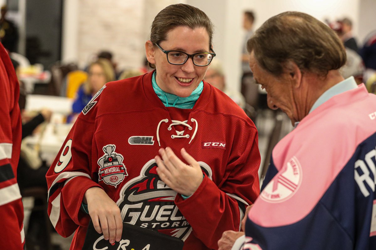 CHLHockey's tweet photo. The annual junior hockey junkies fan breakfast took place this morning in Saginaw where all proceeds benefited veterans in the Great Lakes Bay Region! 👏🏻 #MemorialCup https://t.co/whxX5yzCZn