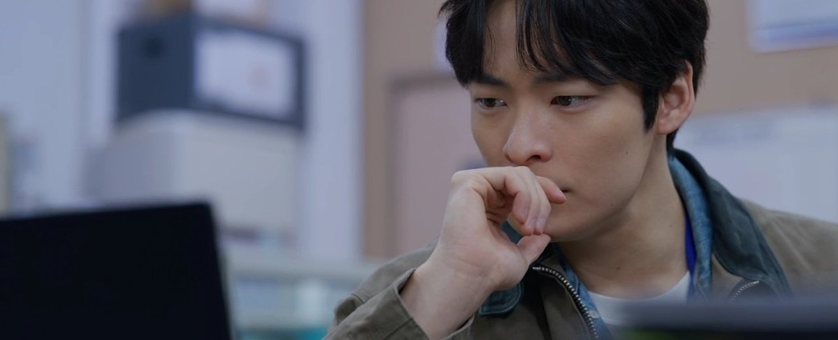 chaedaely's tweet photo. detective kim taesung... for the nth times... just one fvcking chance 😔☝🏻 https://t.co/nGC2HiqMlZ