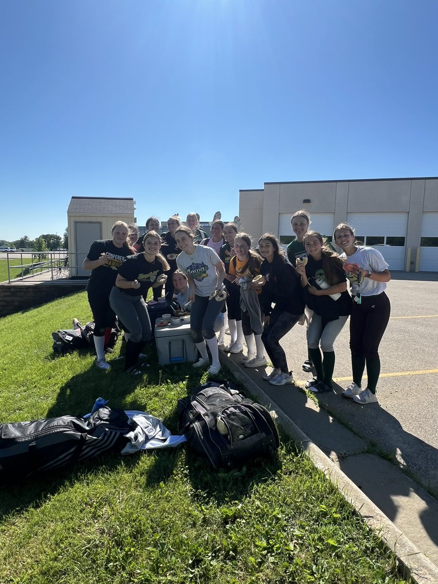 Happy Memorial Day! ❤️💙 Big thanks to the Gibson family for giving the team bagels and drinks post-practice. We really appreciate the ongoing support.