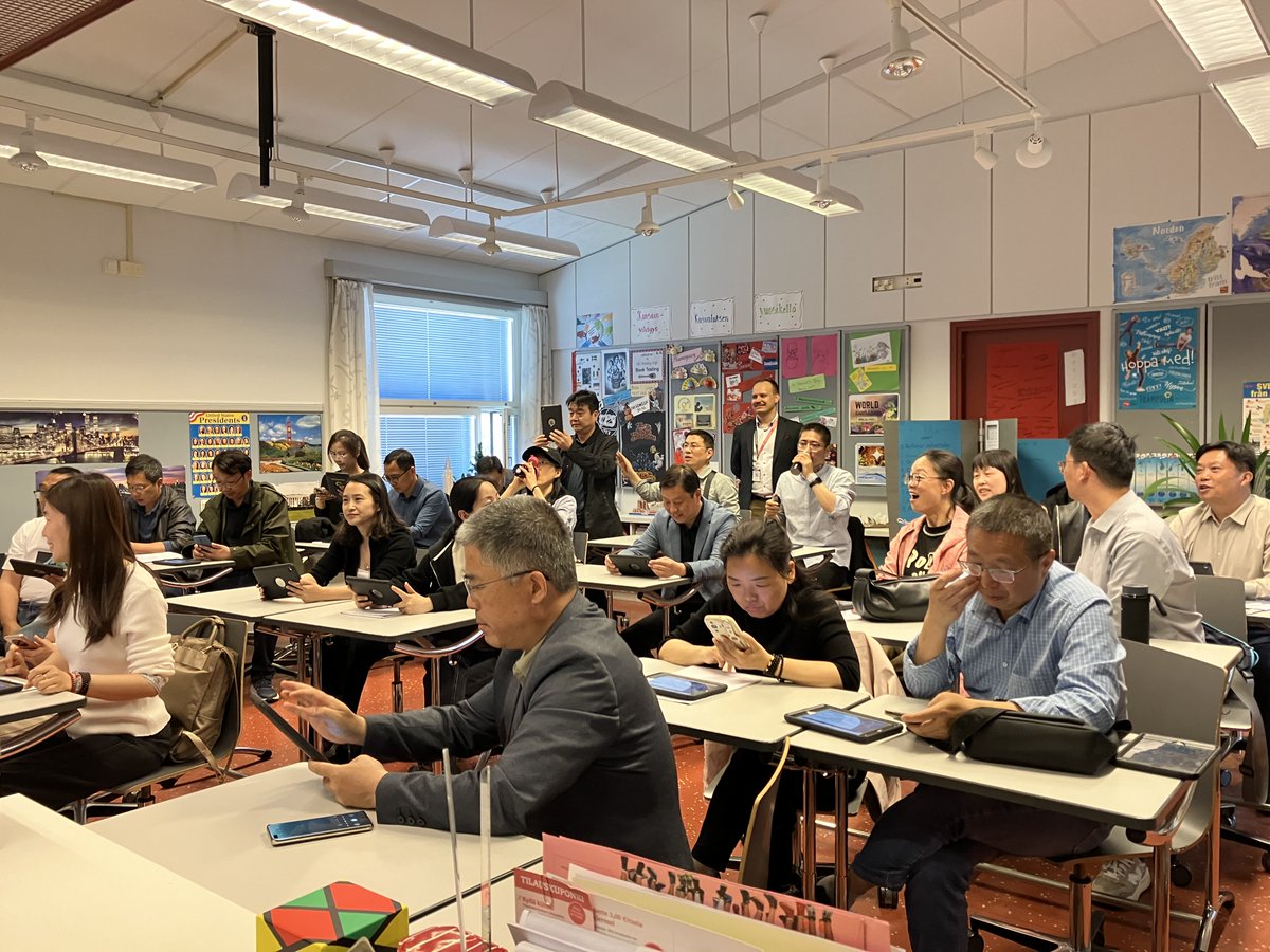 Just hosted 30 Chinese🇨🇳 guests in an enchanting Escape Room with my students🤩! EdTech magic✨: @ThingLink_EDU as platform, AI backgrounds via @BlockadeLabs, @LumioSocial & @quizizz tasks, all in a @SMART_Tech-powered space. Redefining appsmashing🌟!