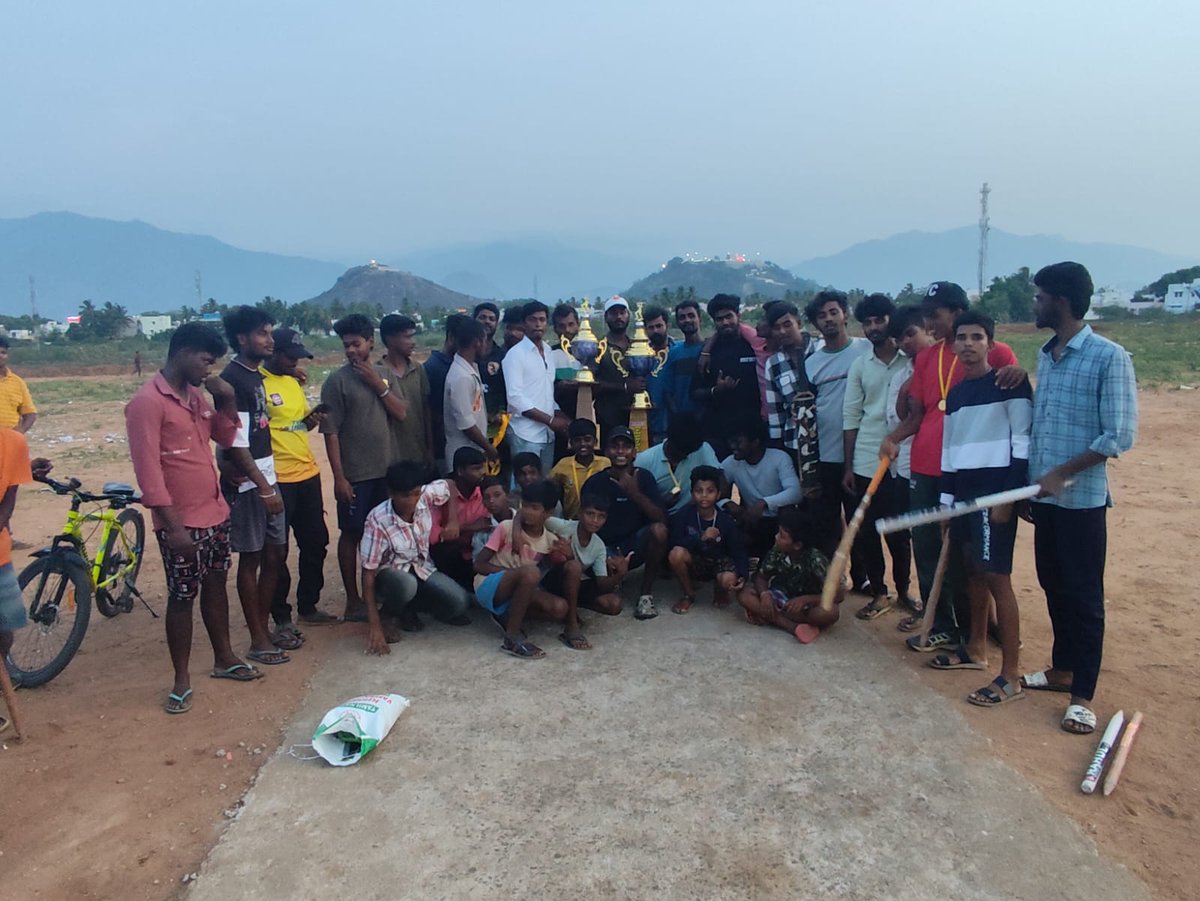 suriya000007's tweet image. AFTER LONG LONG TIME WE DONE IT 
#KMCC #cricketlovers #cricket 
#ipl 
@Suriya_offl ANNA ❤❤❤