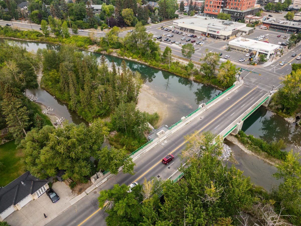 🚦 Heads up! Mission Bridge restoration is underway, causing road closures for signal upgrades. 🗓️May 27-28: Closure on Elbow Drive from 4th to 5th Street - both east and westbound 💡Plan extra time and watch for detour signs. Visit calgary.ca/missionbridger… for more updates.