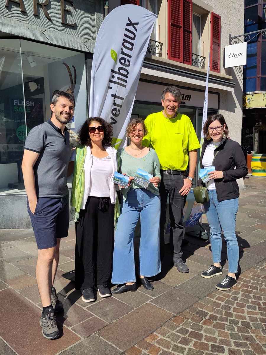 Am Samstag haben wir in der ganzen Schweiz Postkarten für das #Stromgesetz 💡 verteilt und mit Menschen auf der Strasse gesprochen. Es war ein grossartiger Aktionstag! Vielen Dank an alle, die mitgemacht und sich für das Stromgesetz eingesetzt haben! 🙏