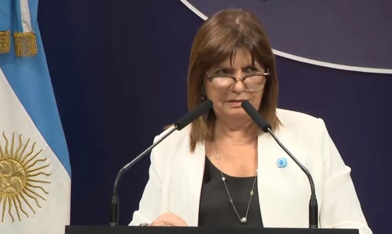 revistacodigos's tweet image. #Bullrich sobre la #mercadería retenida: &quot;Impedimos que se #roben la #comida&quot; revistacodigos.com/bullrich-sobre…