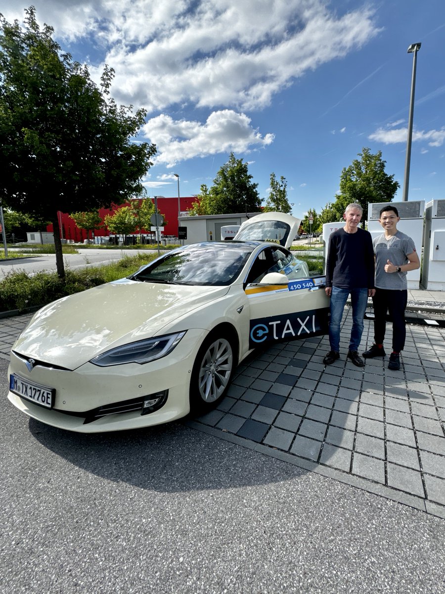 Great meeting Peter who drives a Tesla Model S taxi in Munich (there are 25 Tesla taxis in this city)!