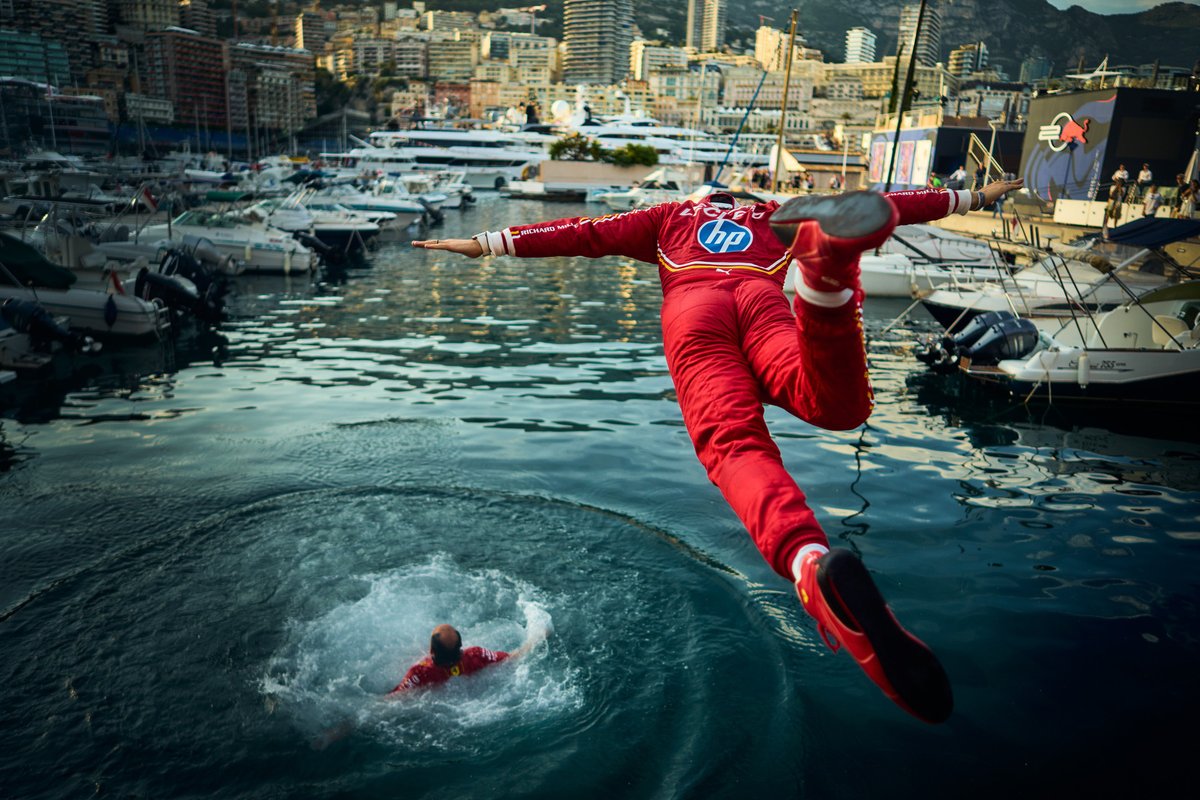 The best d(r)iver in Monaco 😂🤿

#MonacoGP #f1