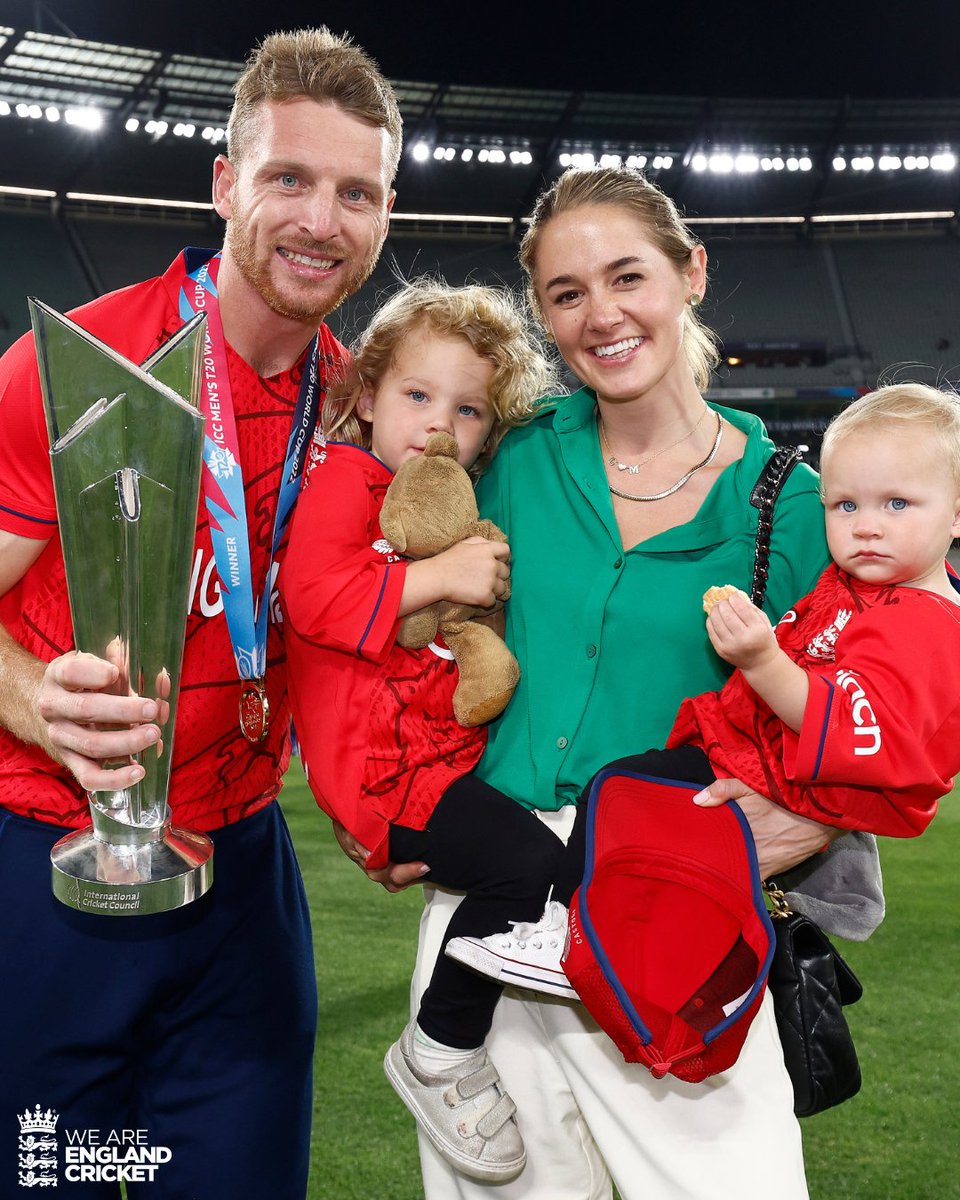 Jos Buttler is set to miss our third IT20 match vs Pakistan as his wife Louise is expecting the birth of their third child 👨‍👩‍👧‍👧

Wishing Jos, Louise and the family all the best 🙏