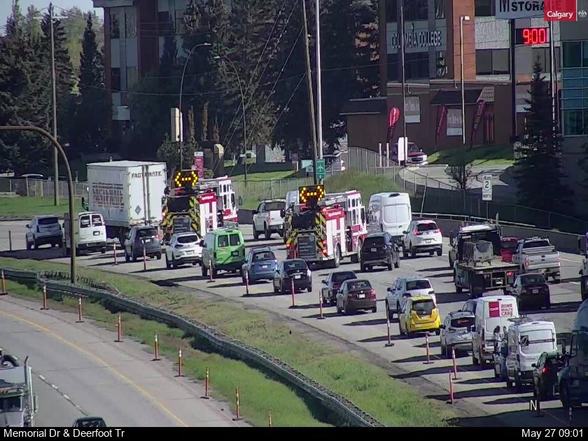ALERT: Traffic incident on NB Deerfoot Tr after Memorial Dr SE, blocking the NB right thru lanes. Expect delays in the area. #yyctraffic #yycroads