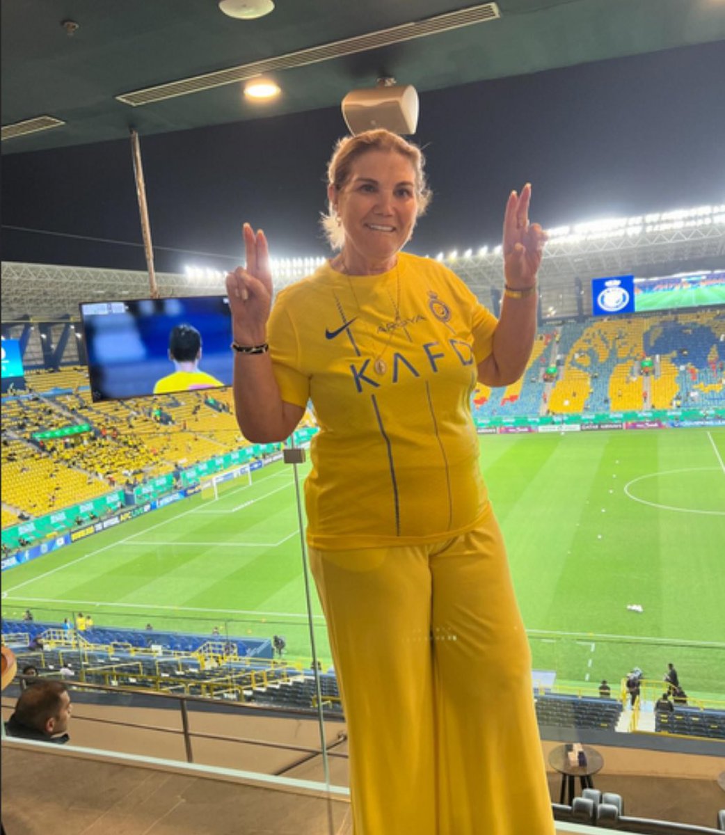 TheNassrZone's tweet photo. Cristiano’s mother on IG 

“Good luck to Al Nassr” https://t.co/p0dB3tKjCg