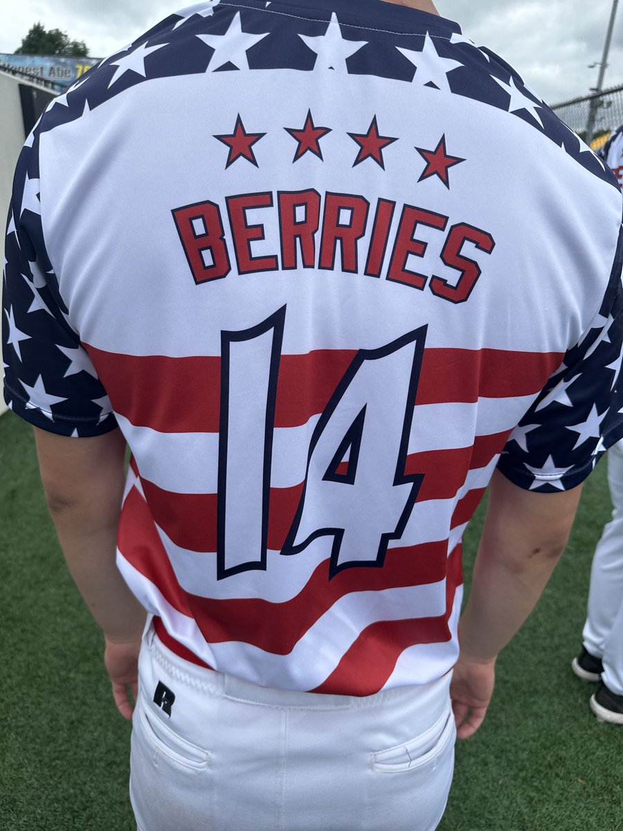 Berry_Athletics's tweet photo. Our Berries are wearing our patriotic themed jerseys today in honor of Memorial Day. 🇺🇸⚾️ Go Berries! https://t.co/1bKTRNWcUS