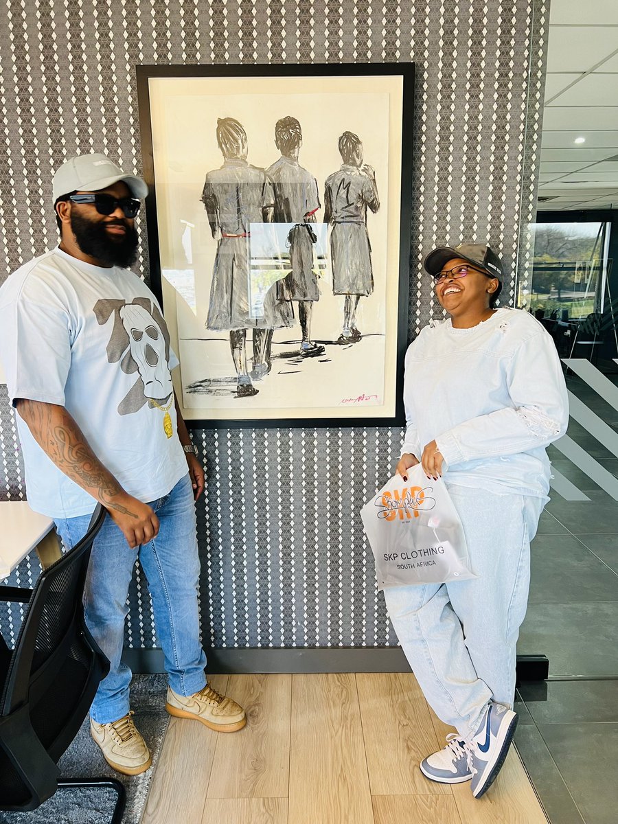 First time I saw the name <a href="/DumaCollective/">Duma Collective</a> I thought it’s a clothing brand 😅 until I watched her Interview on #PopcornAndCheese and I immediately knew I would like to work with the agency, story for another day. 

S/O <a href="/Robot_Boii/">Roboto x3</a> got to deliver and meet <a href="/sibumabena/">Sibu Mabena</a> last week 🙏🏽