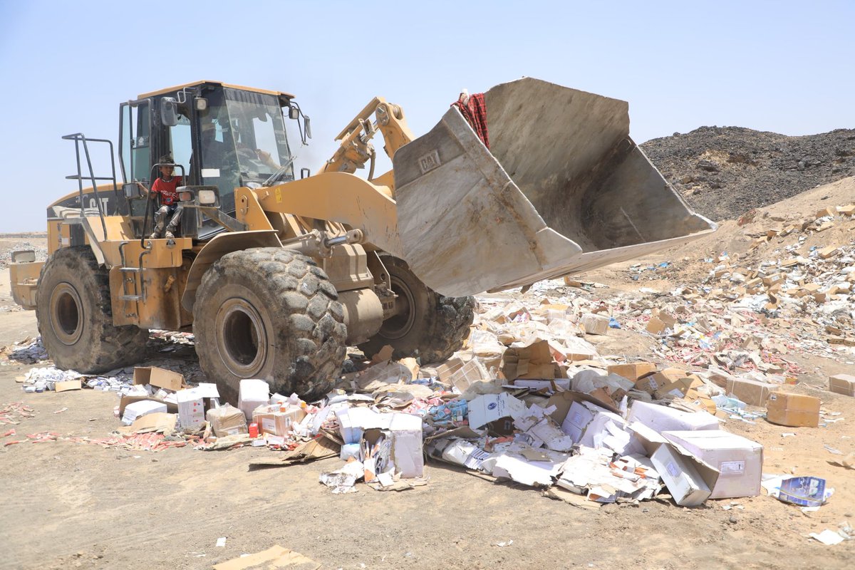 sbdmay's tweet photo. الهيئة العليا للأدوية بمحافظة مأرب تتلف 4 طن من الأدوية المهربة والتالفة والمنتهية الصلاحية
مأرب الاثنين ٢٧ مايو ٢٠٢٤م
قام فرع الهيئة العليا للأدوية بمحافظة مأرب اليوم باتلاف  أربعة طن من الأدوية المهربة و التالفة والمنتهية الصلاحية، إضافة إلى 400 كيلو. https://t.co/6wKTitPaZI